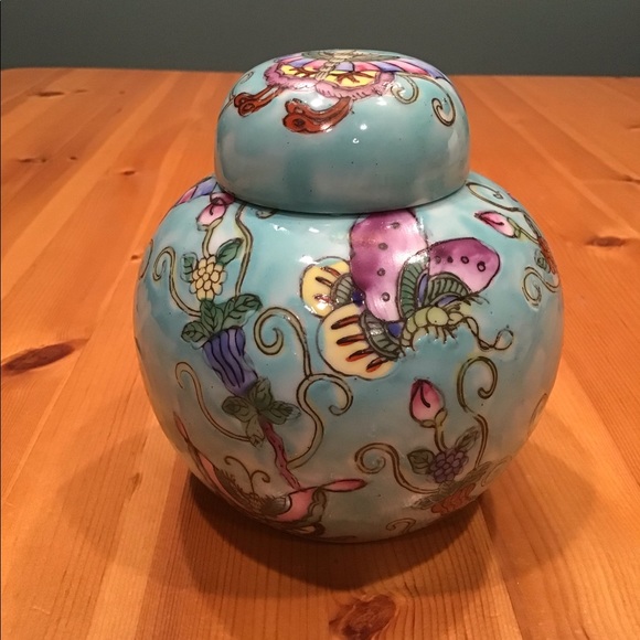 VINTAGE BUTTERFLY JAPANESE GINGER JAR HANDPAINTED
